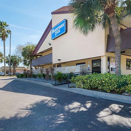 Bay Inn On Busch Tampa Esterno foto