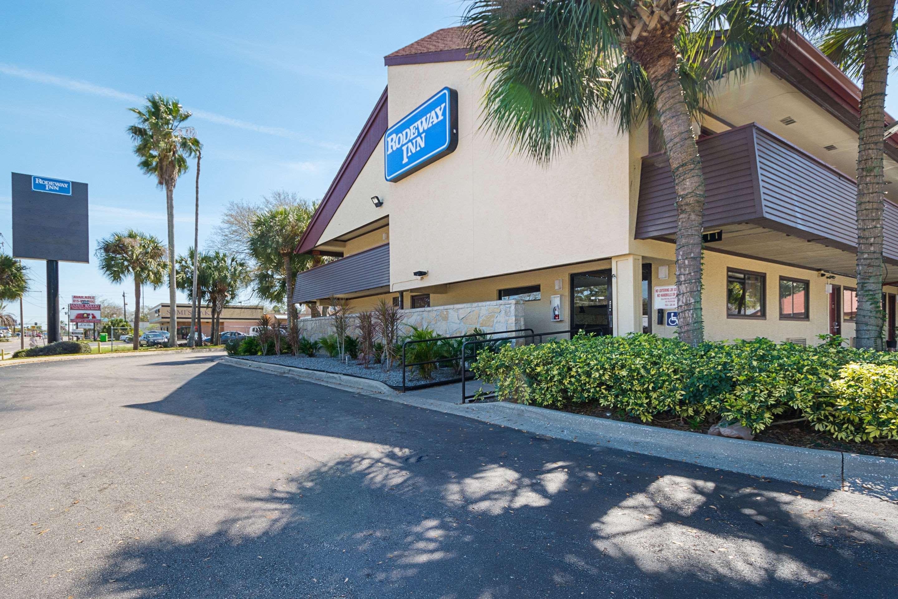 Bay Inn On Busch Tampa Esterno foto