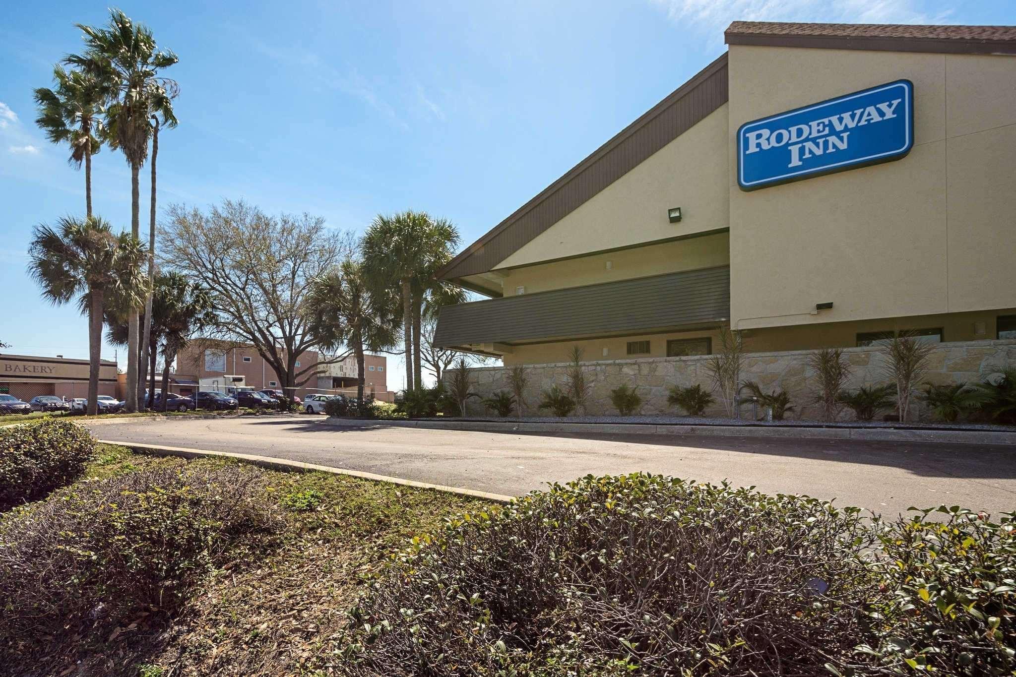 Bay Inn On Busch Tampa Esterno foto